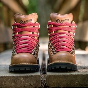 Mountain Light Cascade Hiking Boots